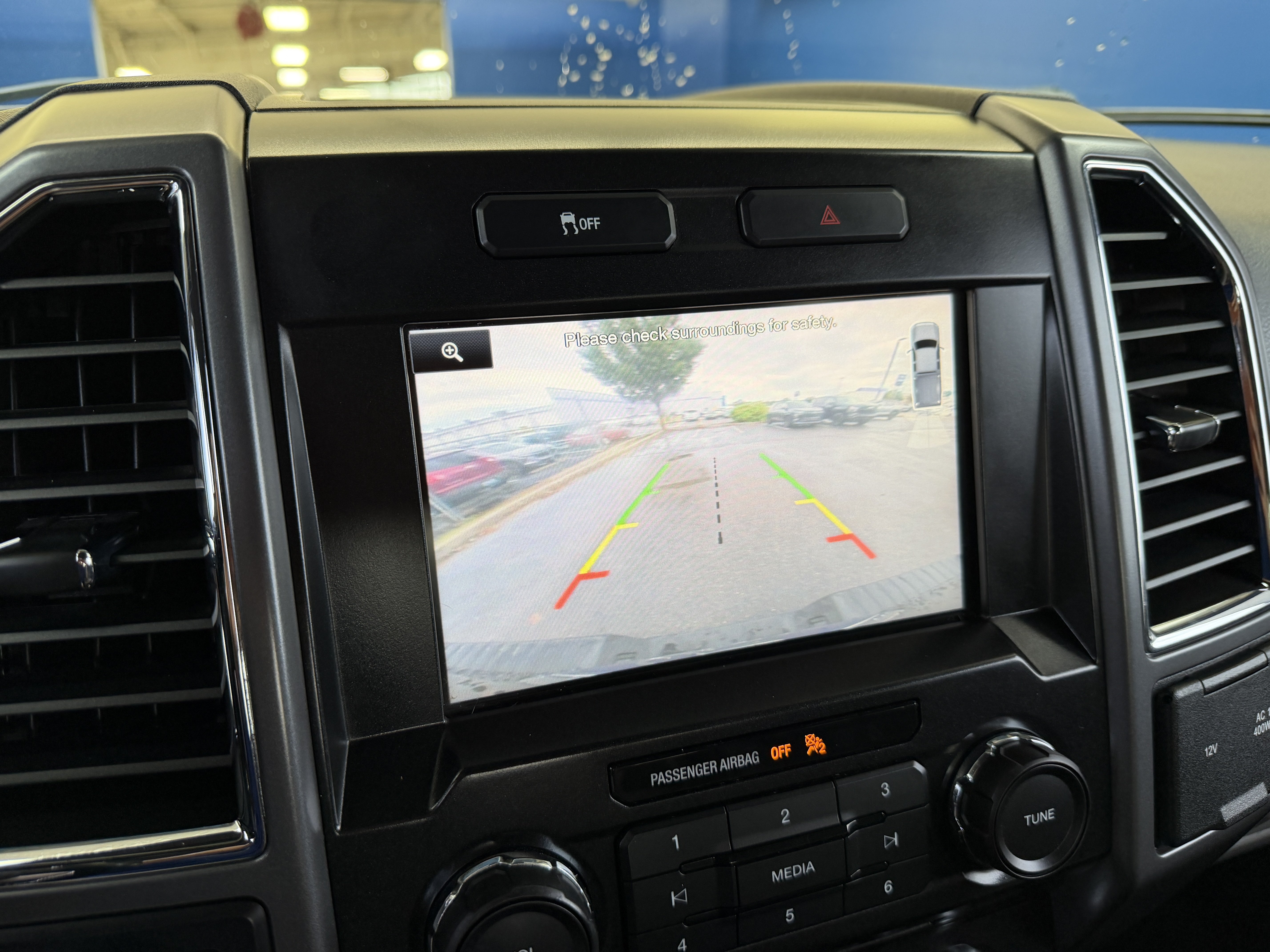 Used 2015 Ford F150 XLT w/ Equipment Group 302A Luxury AWD/4WD image 21