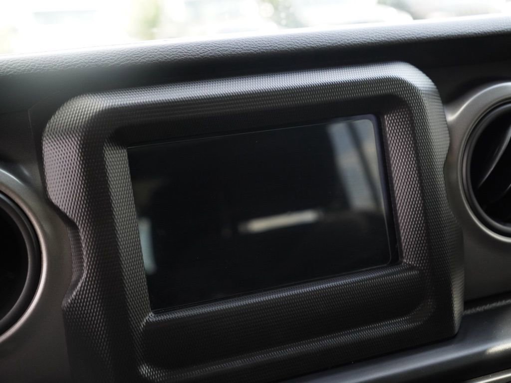 Used 2023 Jeep Wrangler Sport image 13