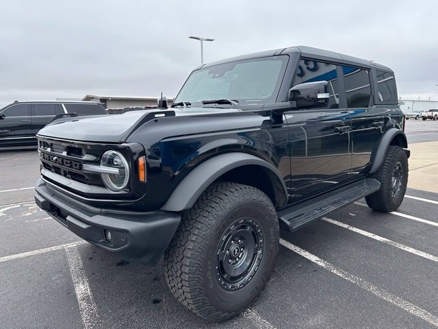Used 2025 Ford Bronco Outer Banks w/ Sasquatch Package AWD/4WD image 3