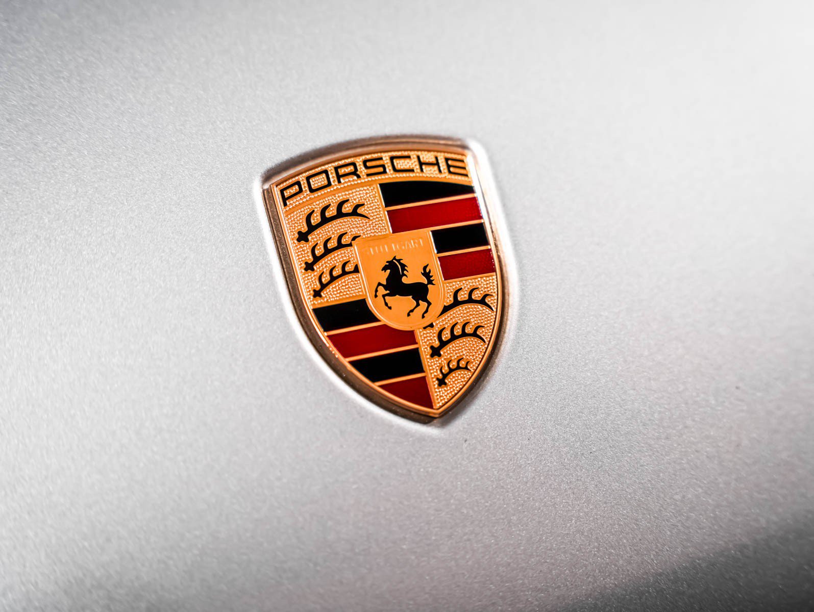 Certified 2023 Porsche Macan AWD/4WD image 32