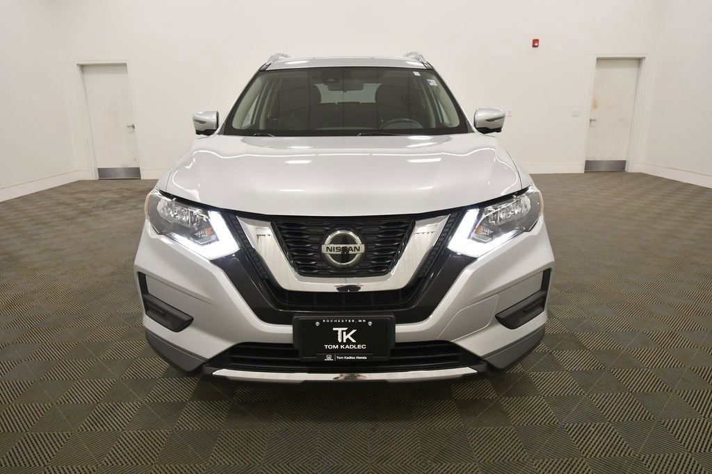 Used 2019 Nissan Rogue SV w/ Premium Package image 11
