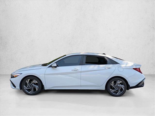 Used 2024 Hyundai Elantra SEL w/ Convenience Package FWD image 9