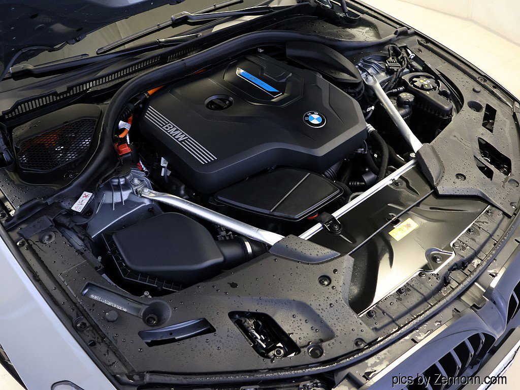 Certified 2023 BMW 530e xDrive w/ Premium Package image 38