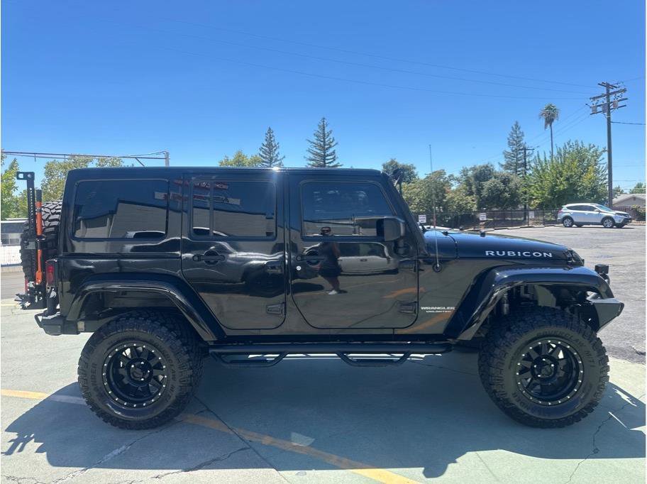 Used 2016 Jeep Wrangler Unlimited Rubicon w/ Connectivity Group AWD/4WD image 7