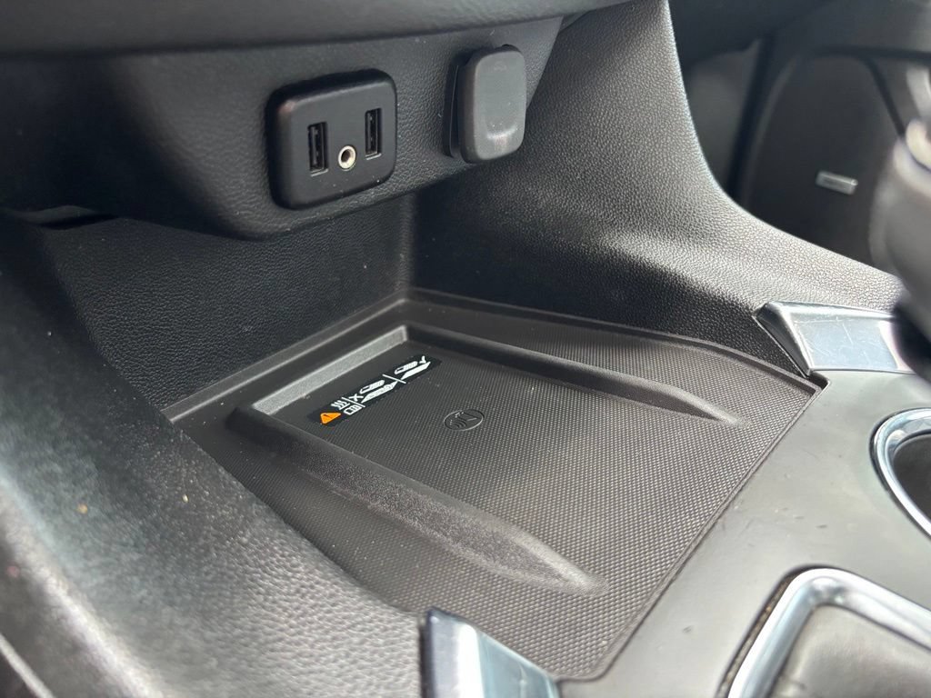 Used 2019 Chevrolet Traverse Premier w/ Driver Confidence II Package FWD image 32