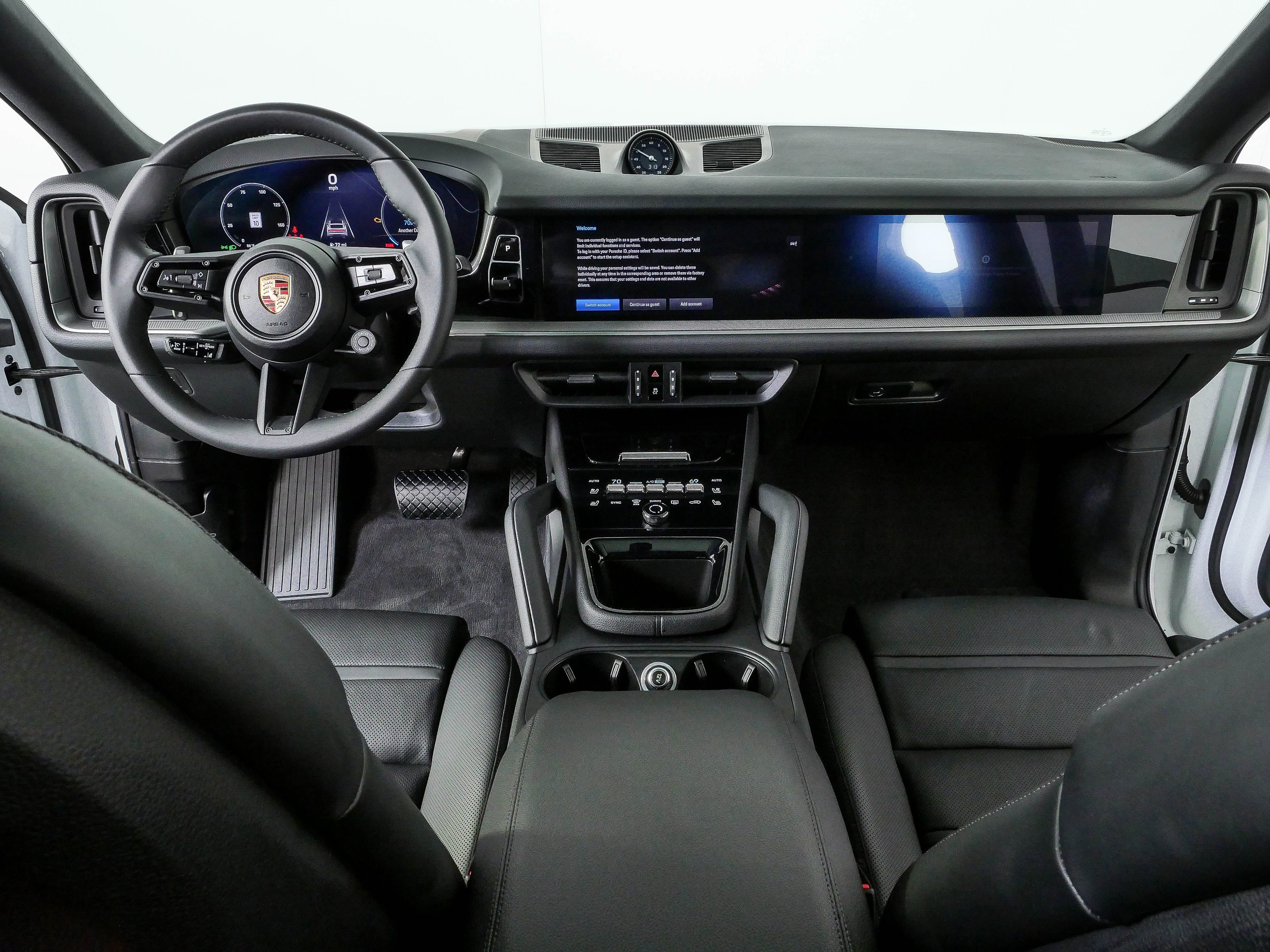 Certified 2025 Porsche Cayenne Coupe AWD/4WD image 20
