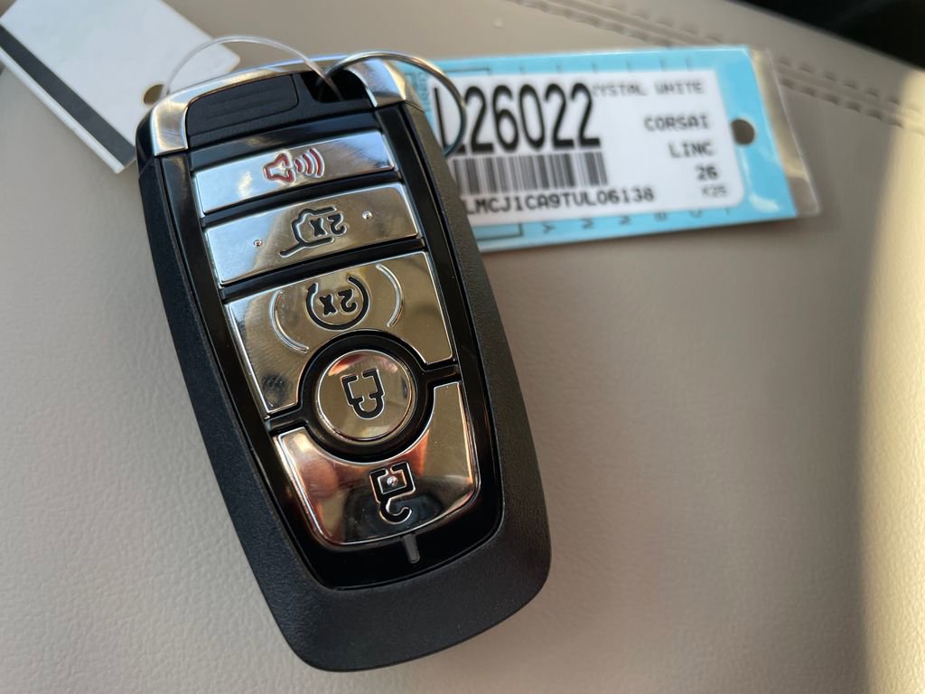 New 2026 Lincoln Corsair Premiere image 9