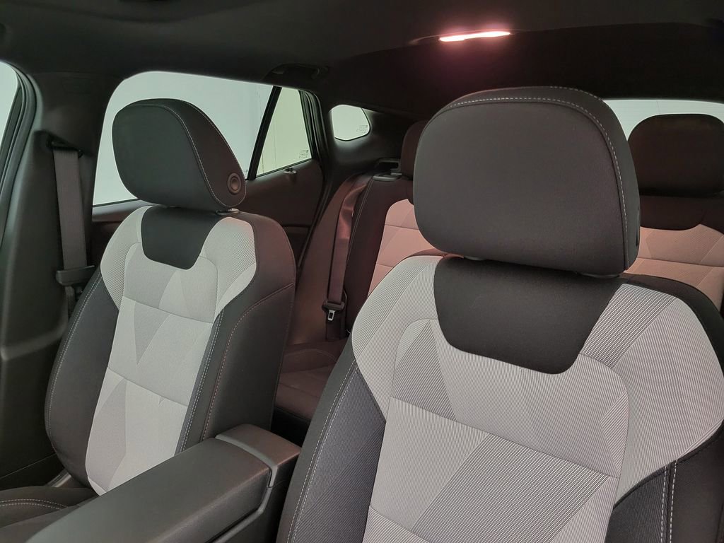 New 2026 Chevrolet Trax RS w/ Sunroof Package image 28