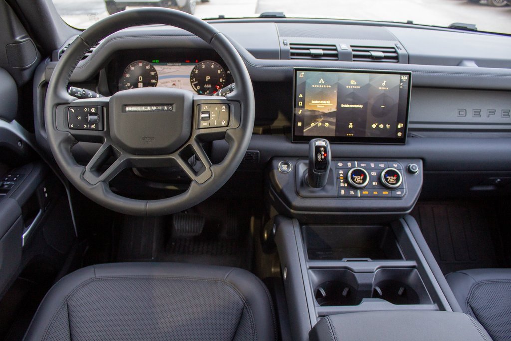 Used 2025 Land Rover Defender 110 S image 13