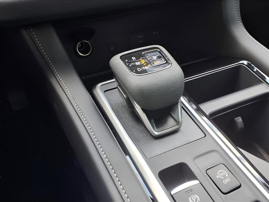 New 2025 Nissan Pathfinder SL image 18