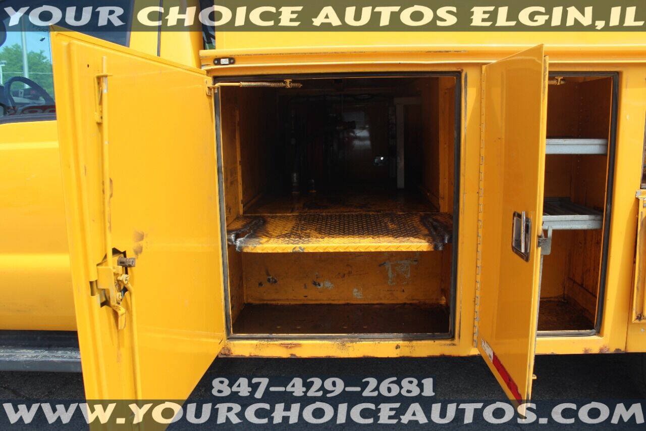 Used 2009 Ford F550 2WD Regular Cab Super Duty image 10