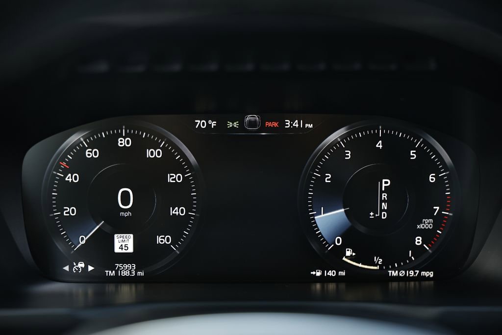 Used 2019 Volvo XC90 T5 R-Design w/ Advanced Package AWD/4WD image 32