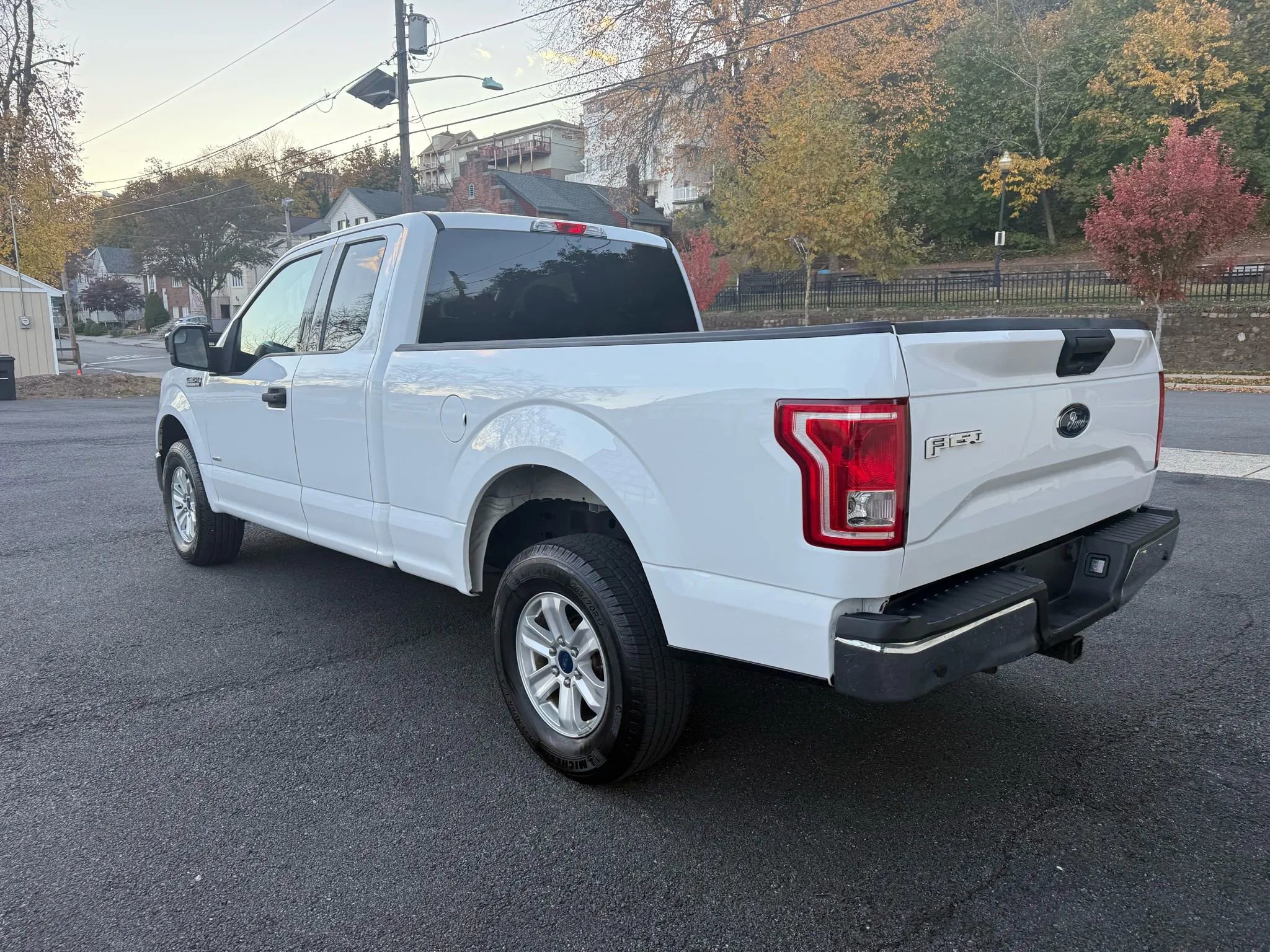 Used 2017 Ford F150 XLT w/ Trailer Tow Package image 6
