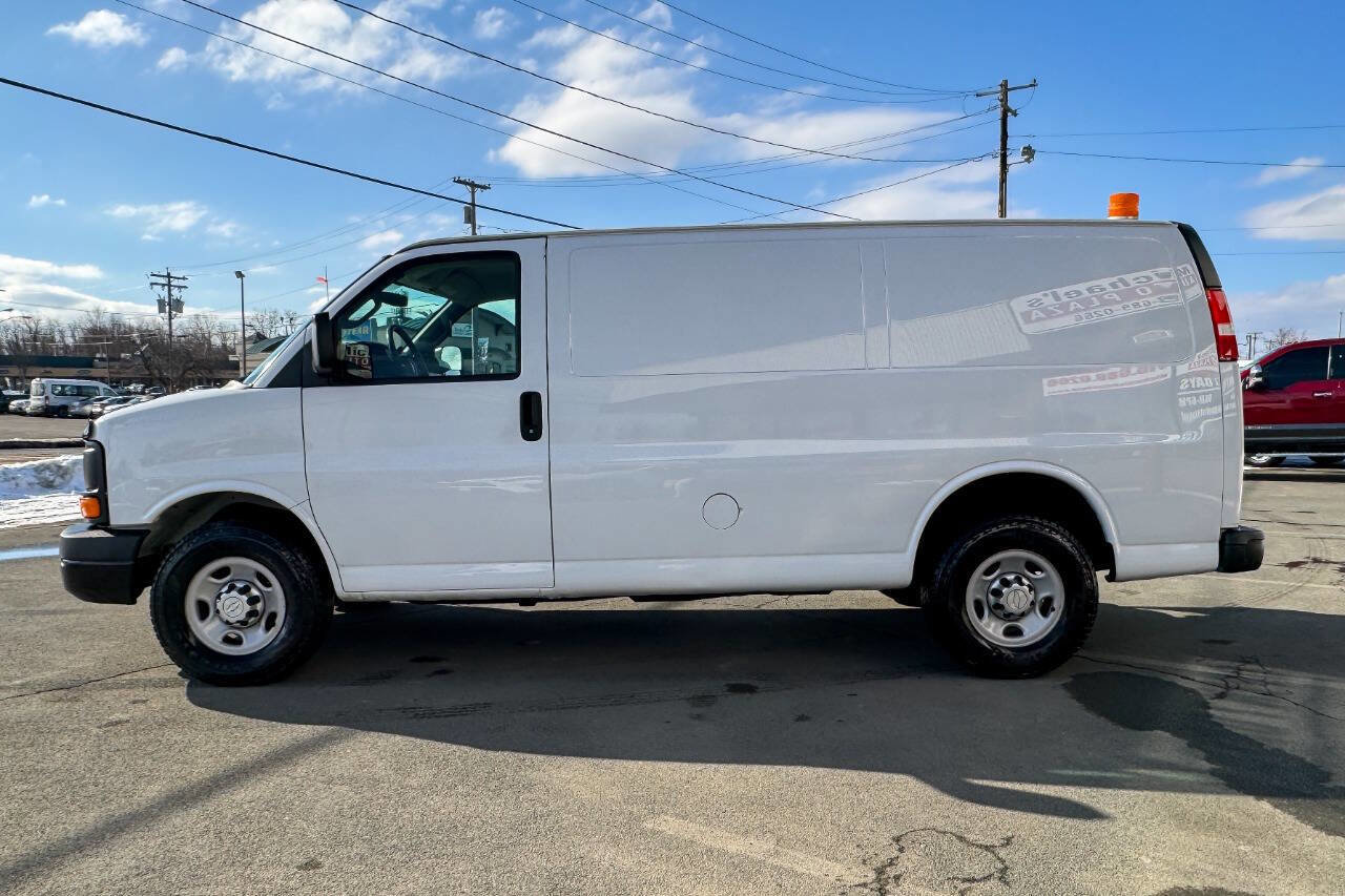 Used 2016 Chevrolet Express 2500 image 7