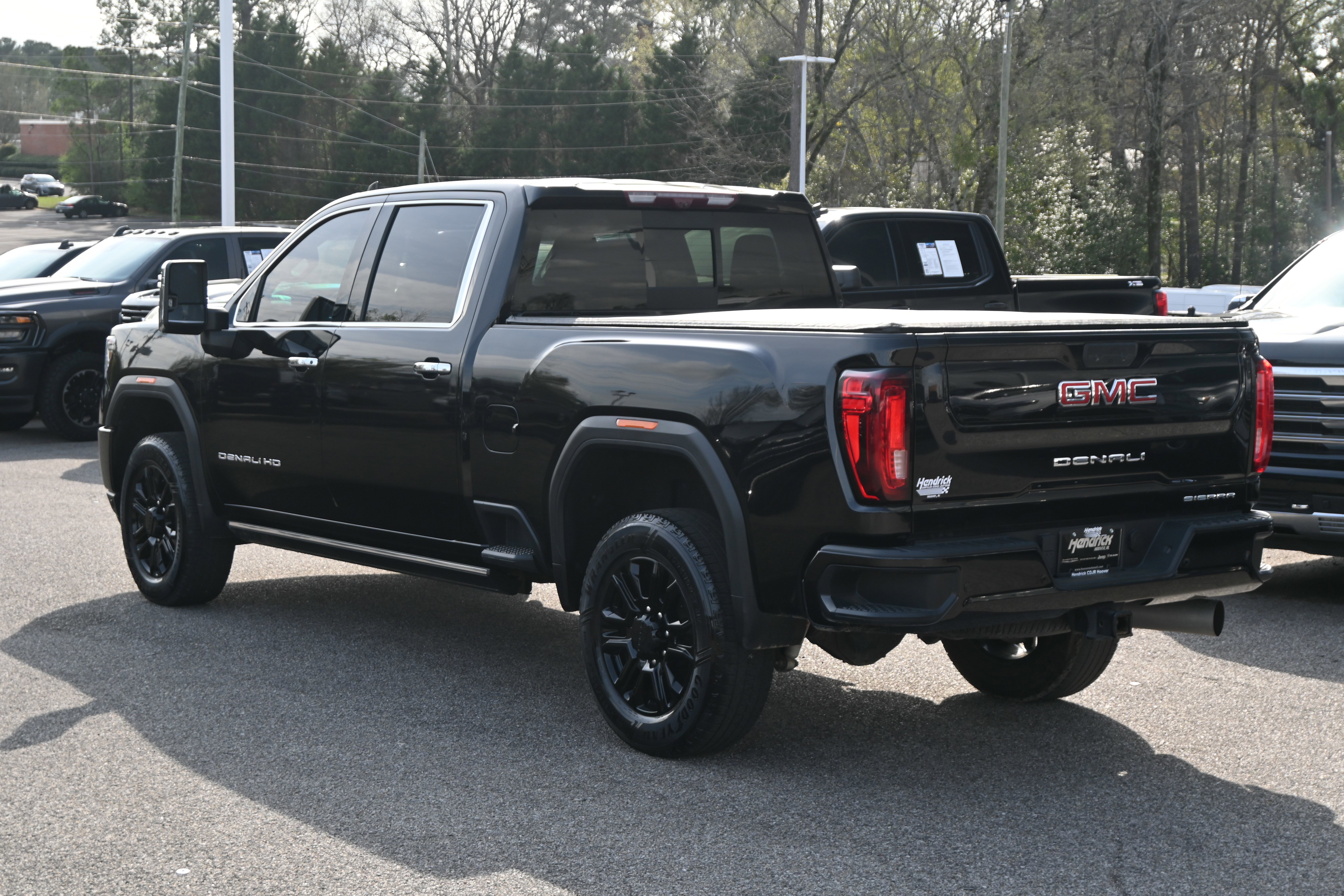 Used 2021 GMC Sierra 2500 Denali w/ Denali Black Diamond Edition image 12