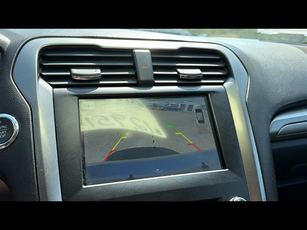 Used 2017 Ford Fusion SE w/ Fusion SE Technology Package FWD image 18