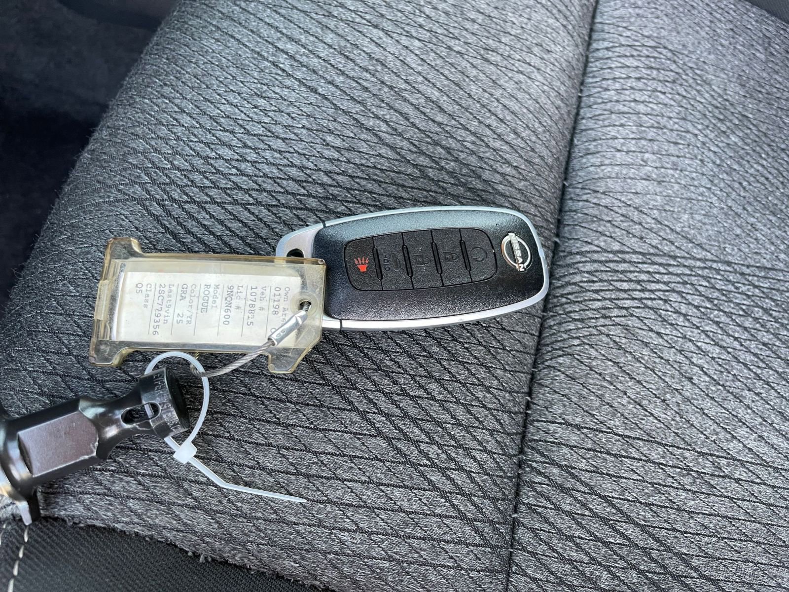 Used 2025 Nissan Rogue SV image 21