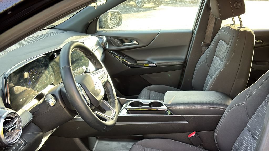 Used 2025 Chevrolet Equinox LT AWD/4WD image 26