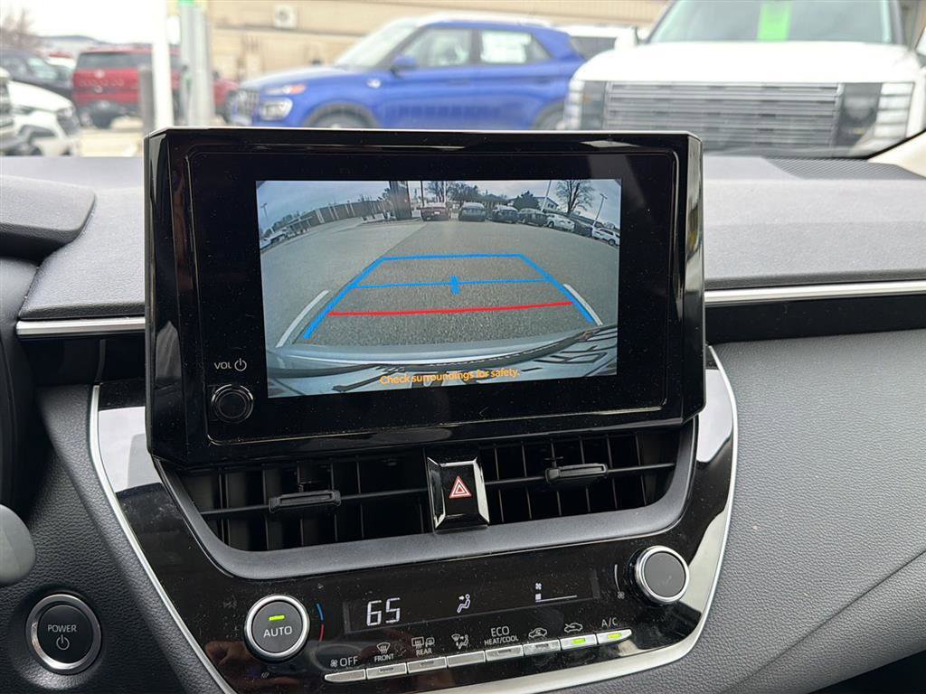 Used 2024 Toyota Corolla LE w/ LE Convenience Package FWD image 9