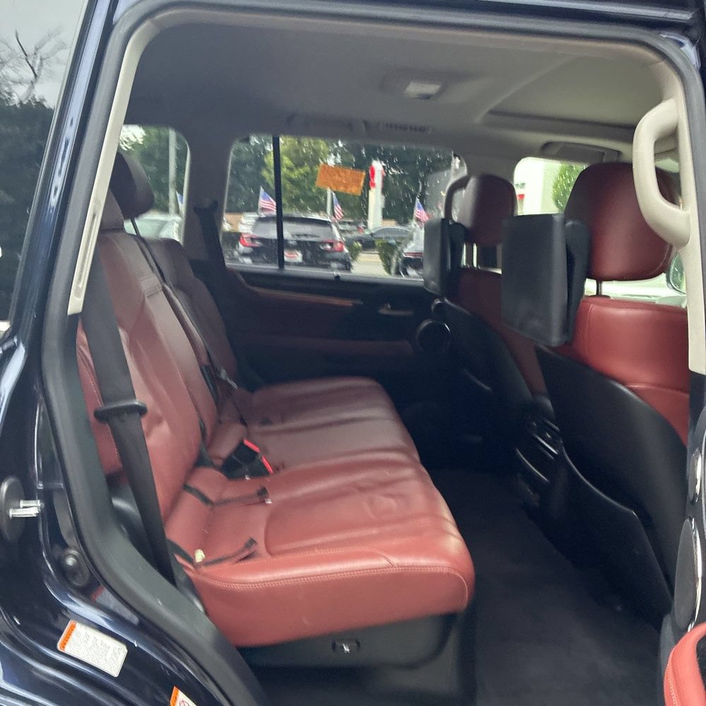 Used 2019 Lexus LX 570 4WD w/ Luxury Package image 14