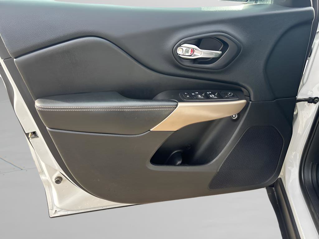 Used 2018 Jeep Cherokee Limited w/ High Altitude Package image 8