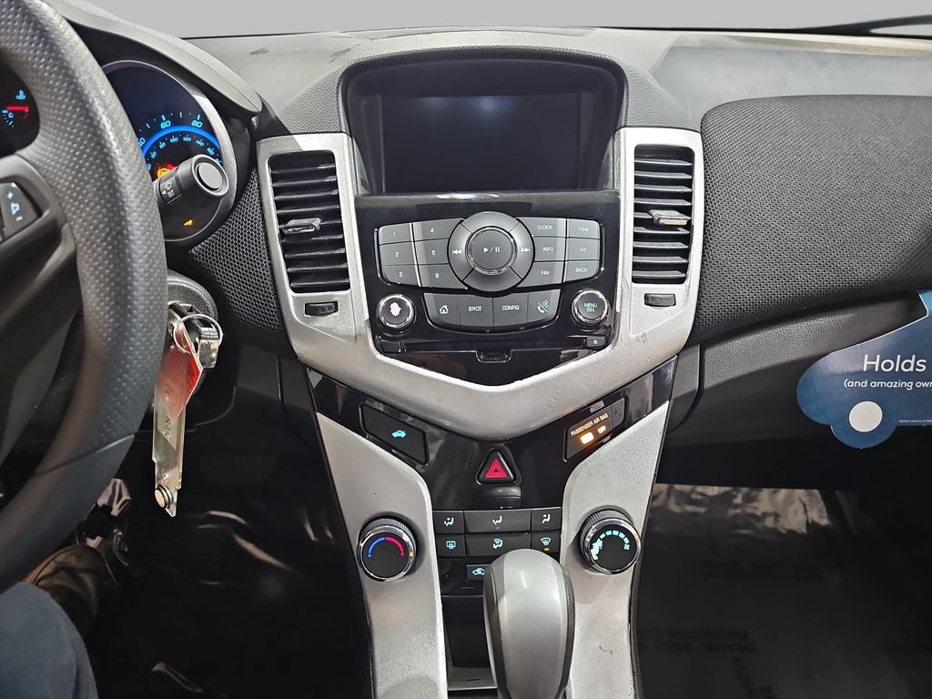 Certified 2016 Chevrolet Cruze LT w/ Technology Package FWD image 23