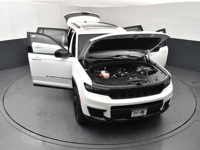 Used 2023 Jeep Grand Cherokee L Laredo AWD/4WD image 25