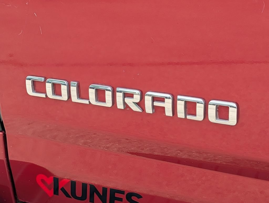 Used 2016 Chevrolet Colorado Z71 AWD/4WD image 11