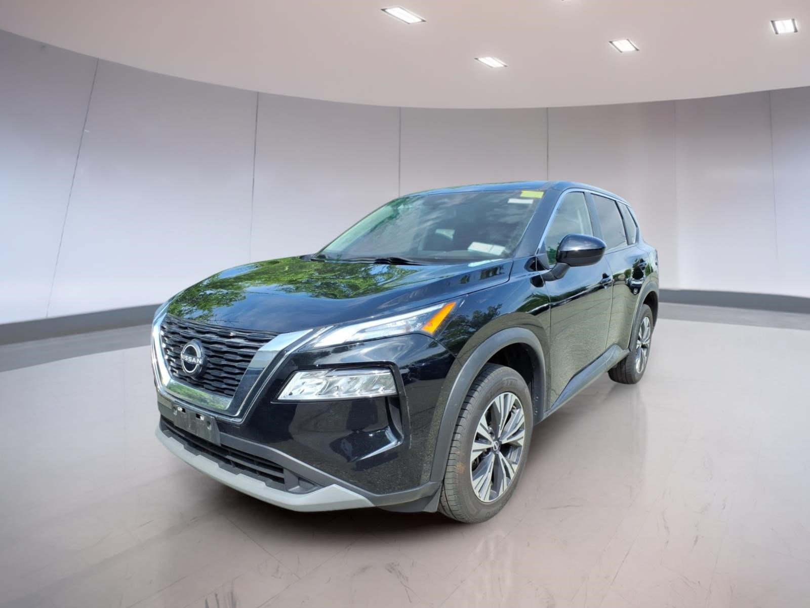 Used 2023 Nissan Rogue SV AWD/4WD image 2