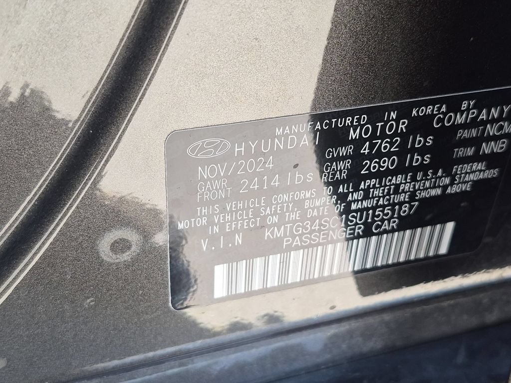 Used 2025 Genesis G70 2.5T RWD image 36