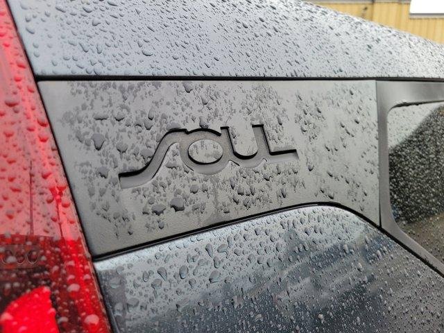 Used 2022 Kia Soul LX image 6