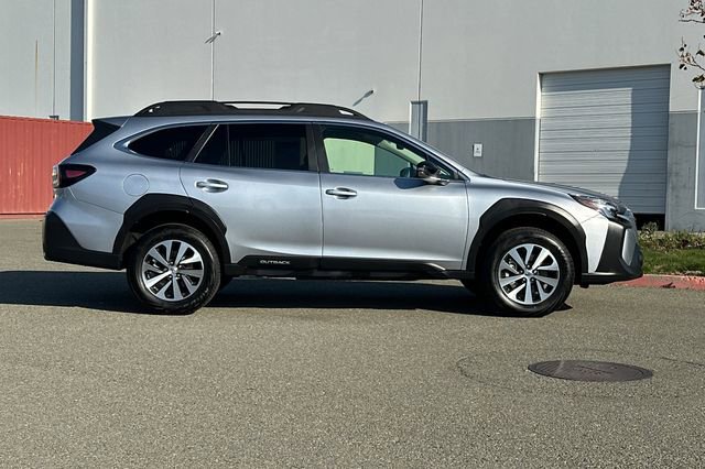 New 2025 Subaru Outback Premium image 3