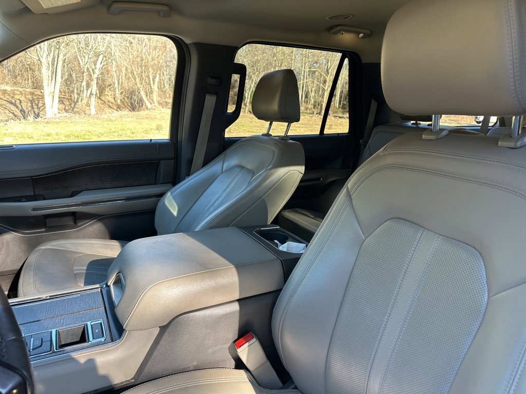 Used 2021 Ford Expedition Max Limited image 10
