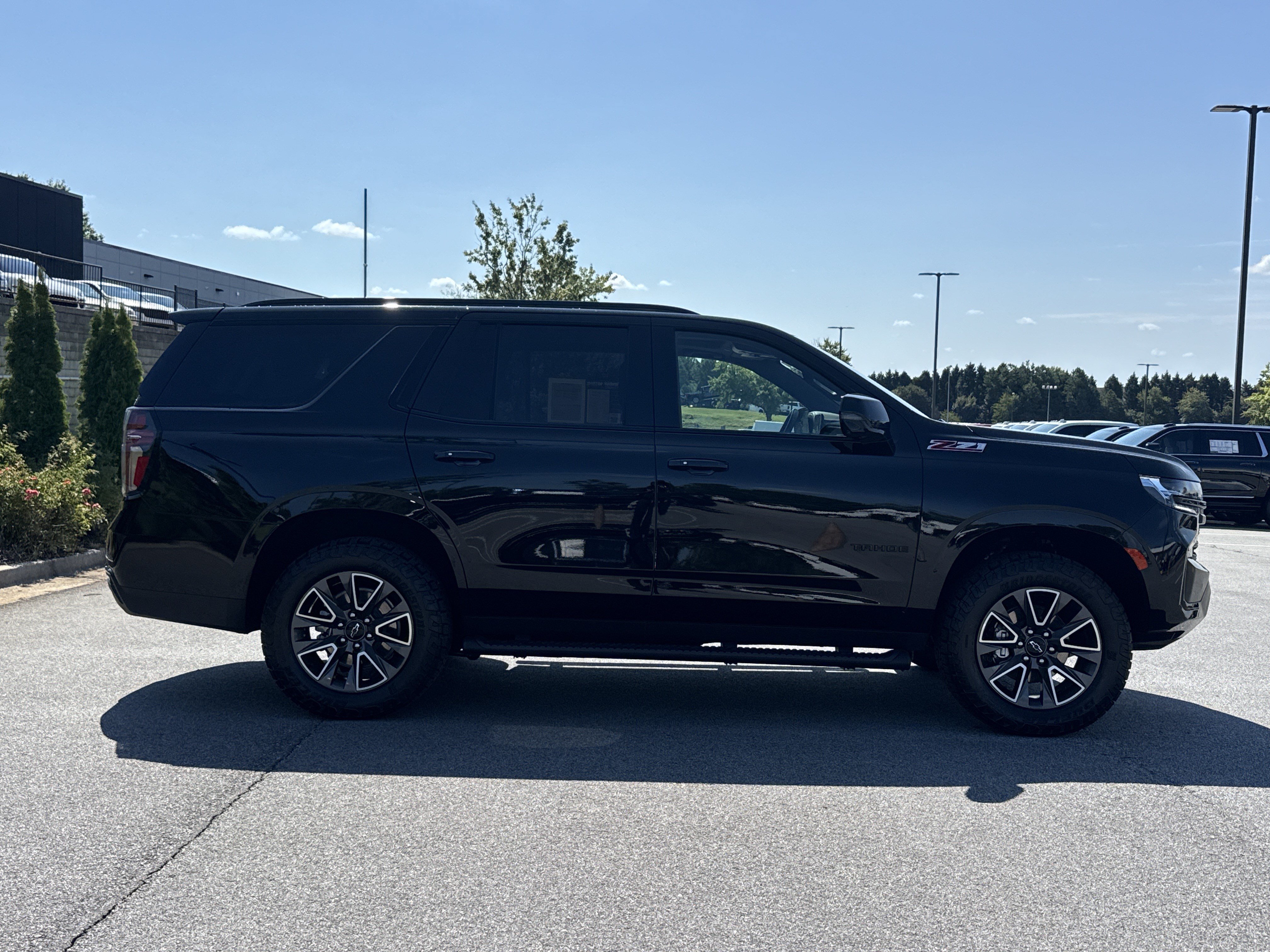 Used 2024 Chevrolet Tahoe Z71 w/ Luxury Package AWD/4WD image 11