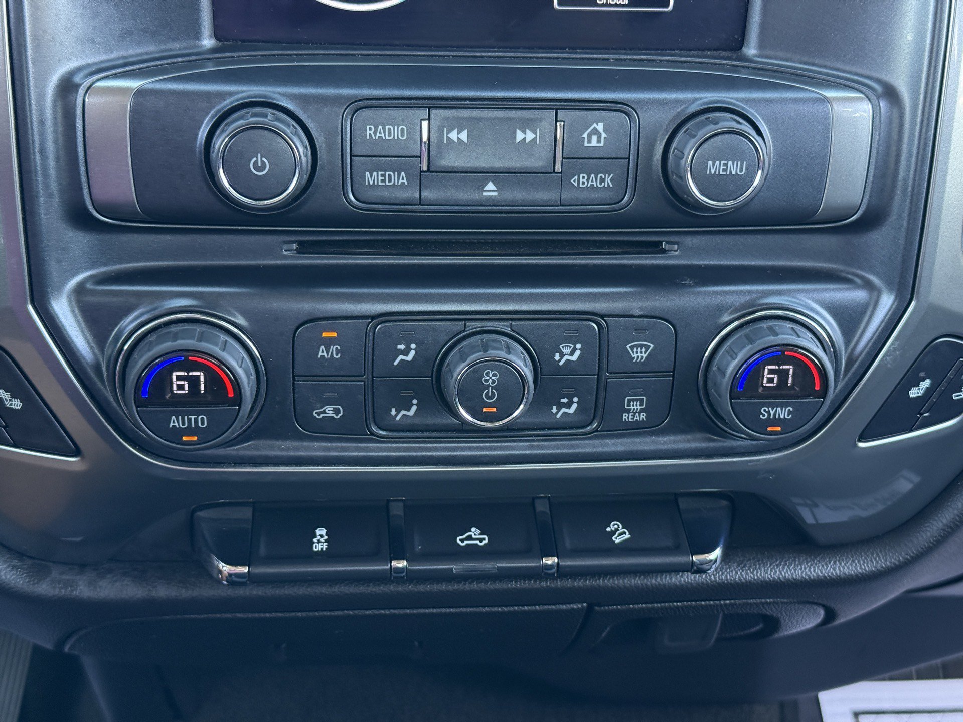 Used 2018 Chevrolet Silverado 1500 LT w/ All Star Edition AWD/4WD image 16