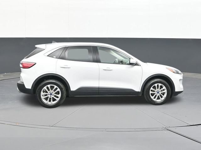 Used 2020 Ford Escape SE image 17
