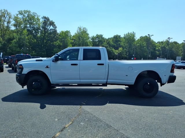 New 2026 RAM 3500 Tradesman AWD/4WD image 4