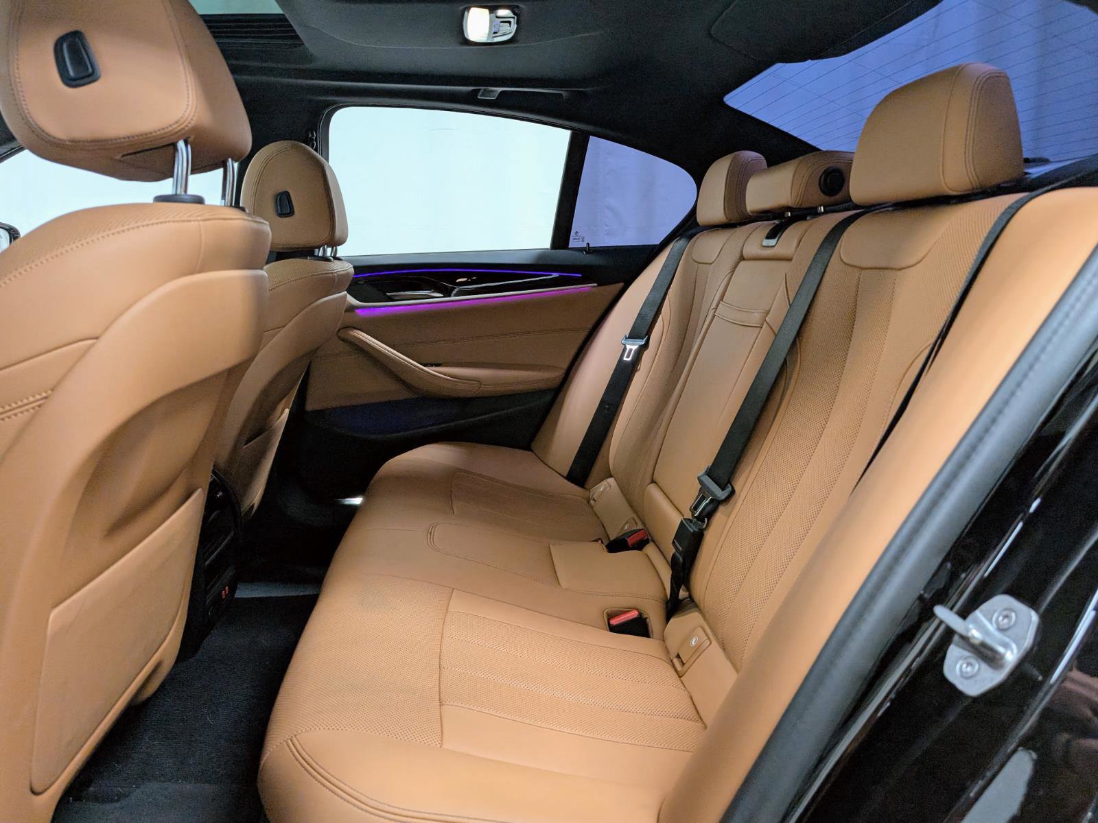 Used 2023 BMW 530e w/ Convenience Package image 18