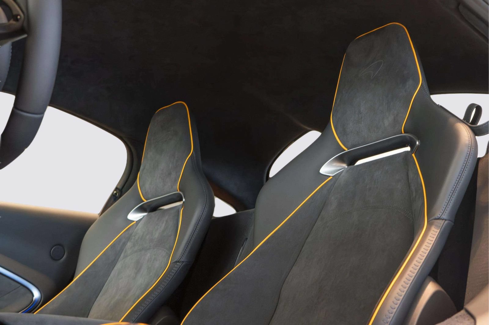 New 2026 McLaren Artura RWD image 17
