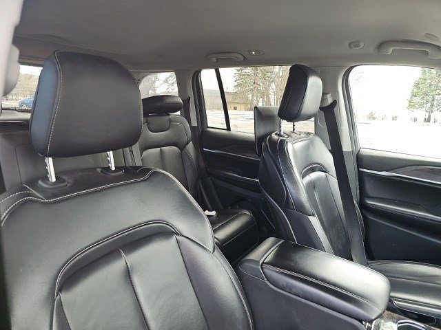 Used 2023 Jeep Grand Cherokee Limited w/ Luxury Tech Group II image 12