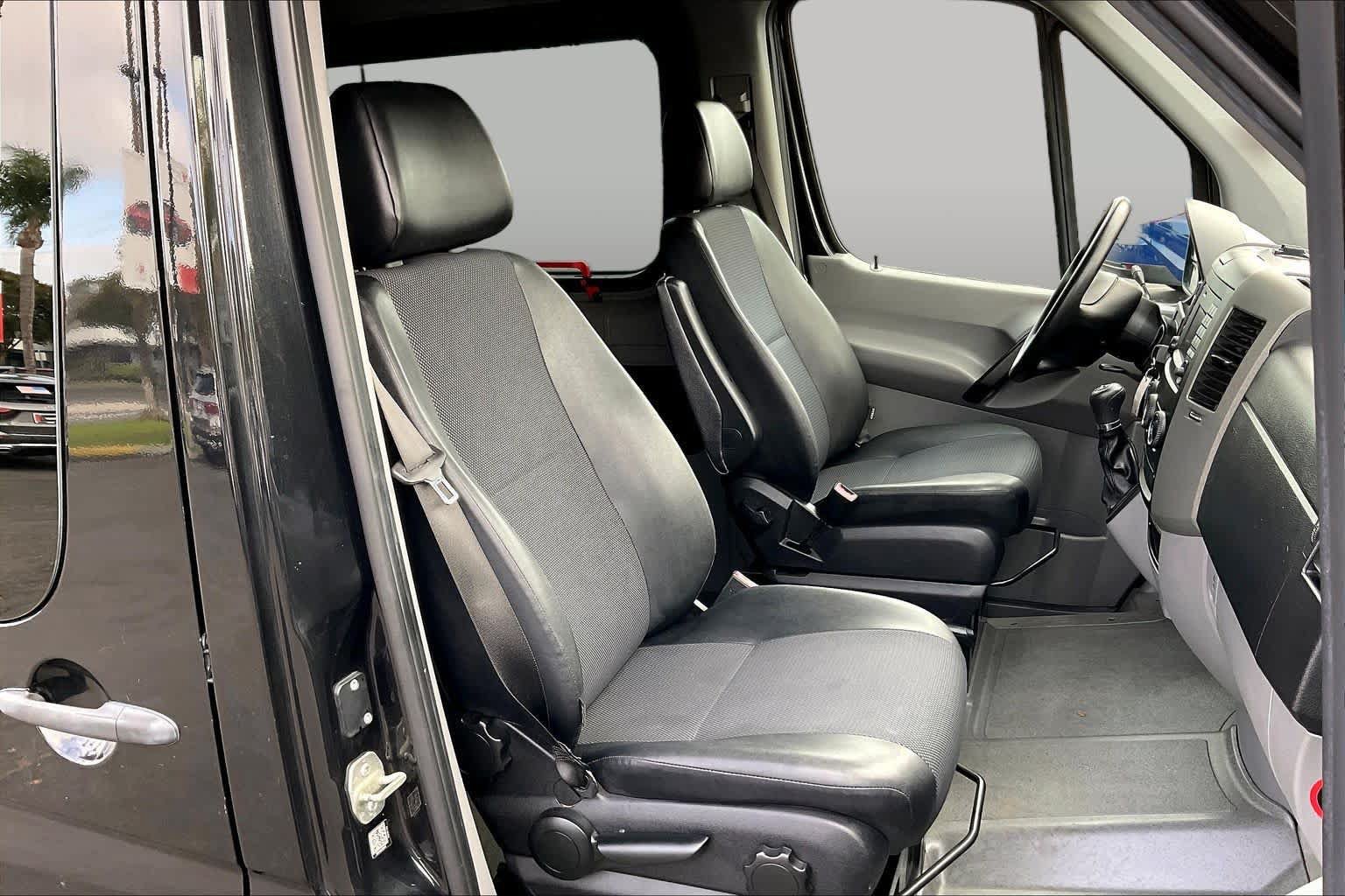 Used 2018 Mercedes-Benz Sprinter 2500 image 8