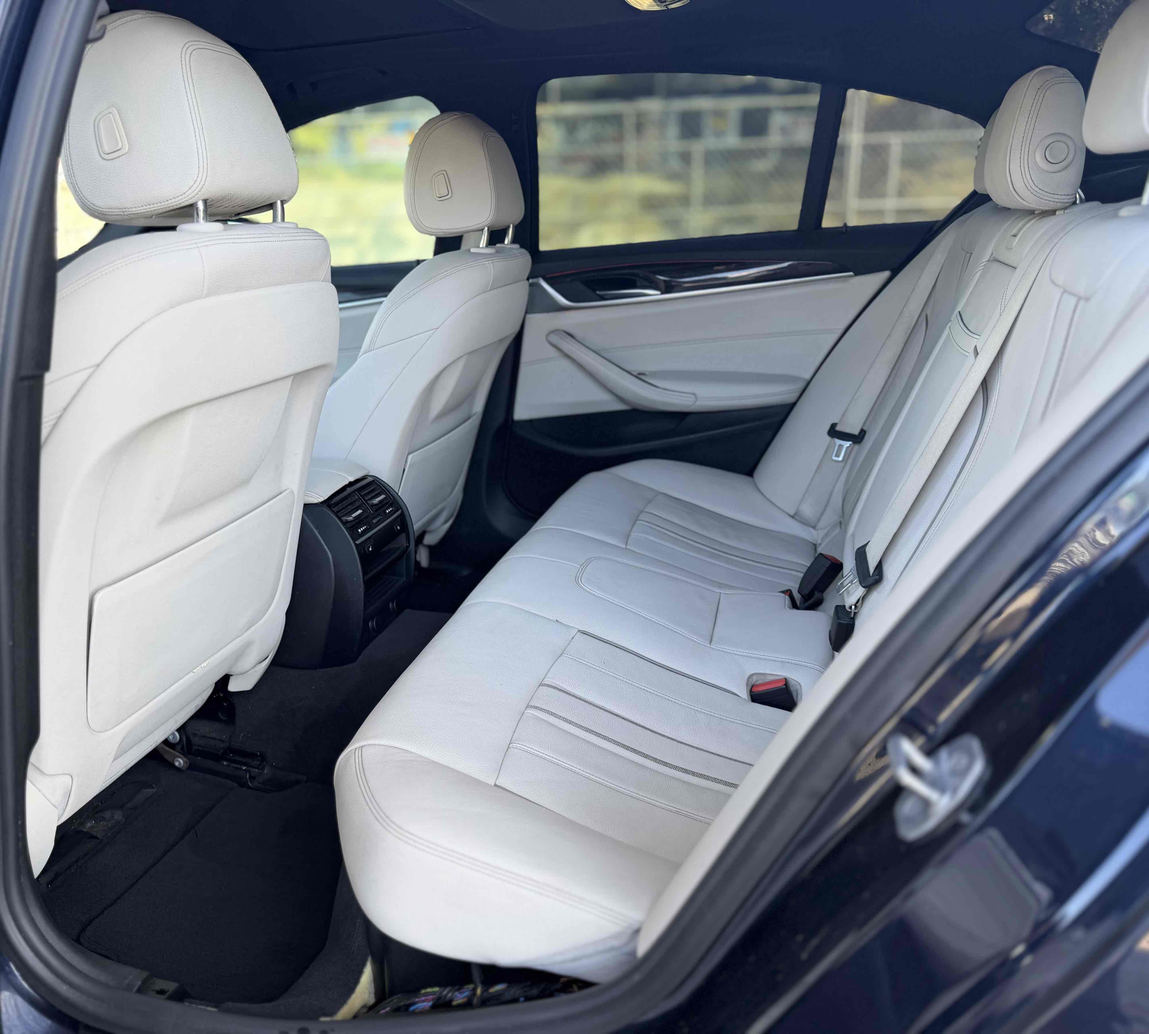 Used 2017 BMW 540i xDrive AWD/4WD image 22
