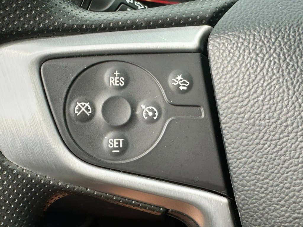 Used 2024 GMC Terrain SLE image 18