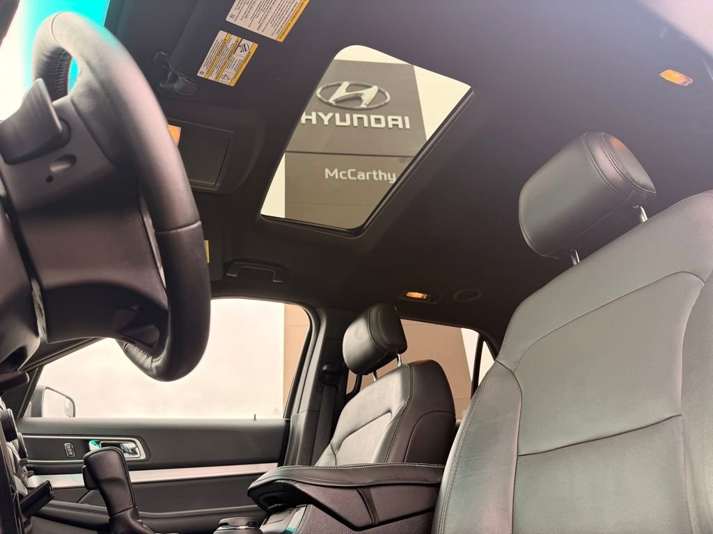 Used 2016 Ford Explorer XLT w/ Equipment Group 202A AWD/4WD image 25