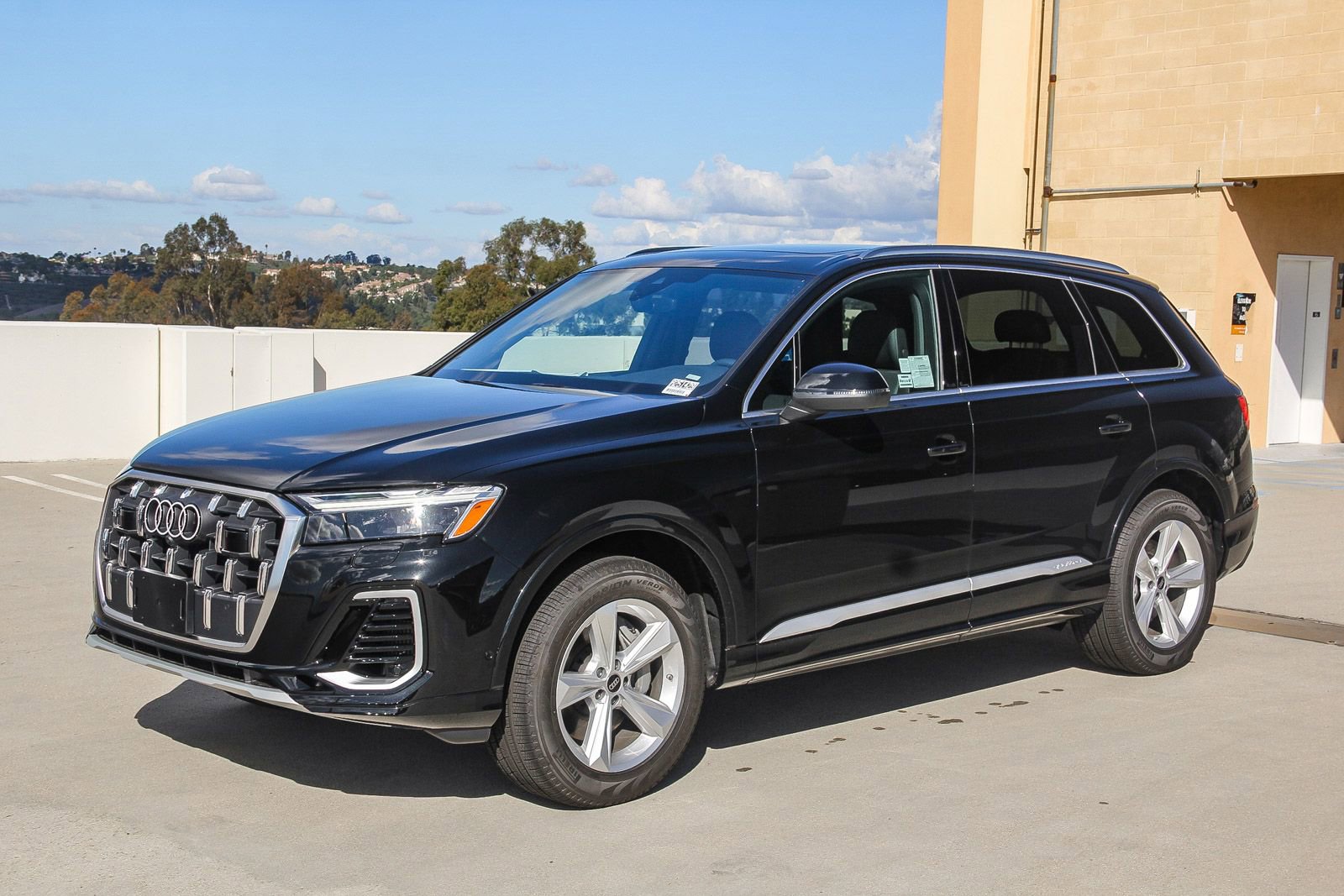 New 2025 Audi Q7 3.0T Premium image 3