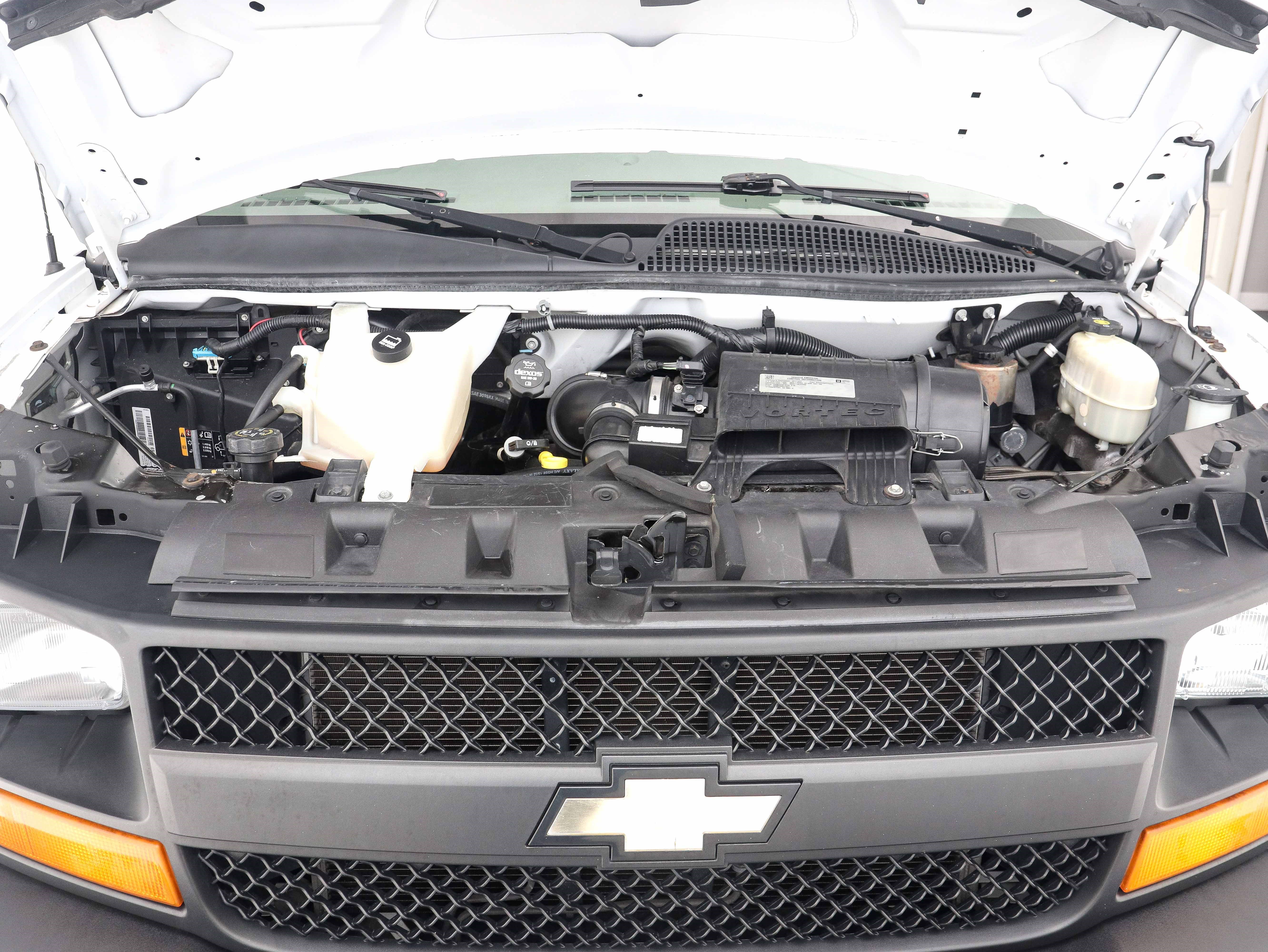 Used 2017 Chevrolet Express 2500 Extended RWD image 30