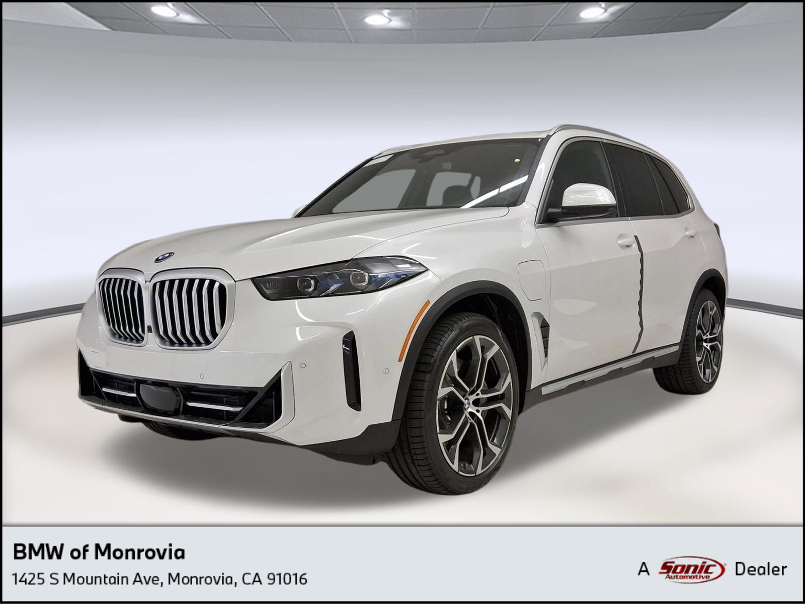 New 2026 BMW X5 xDrive50e w/ Premium Package