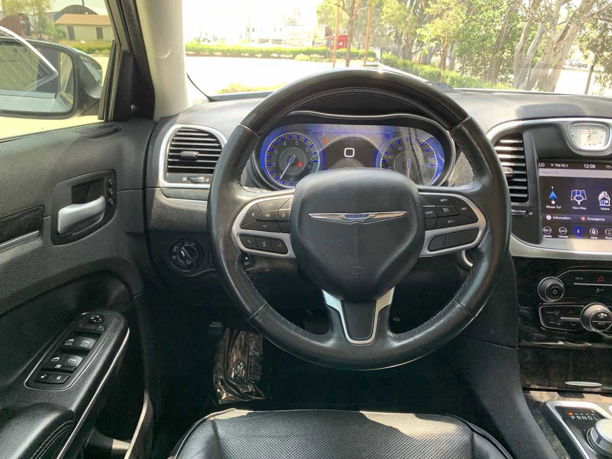 Used 2020 Chrysler 300 Limited image 21