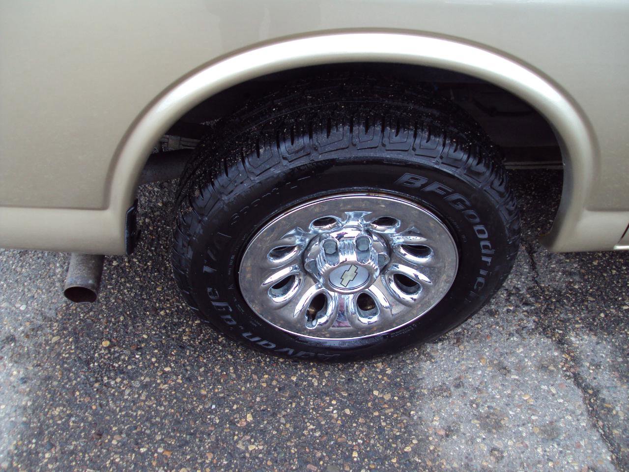 Used 2011 Chevrolet Express 1500 LT w/ LT Preferred Equipment Group image 33