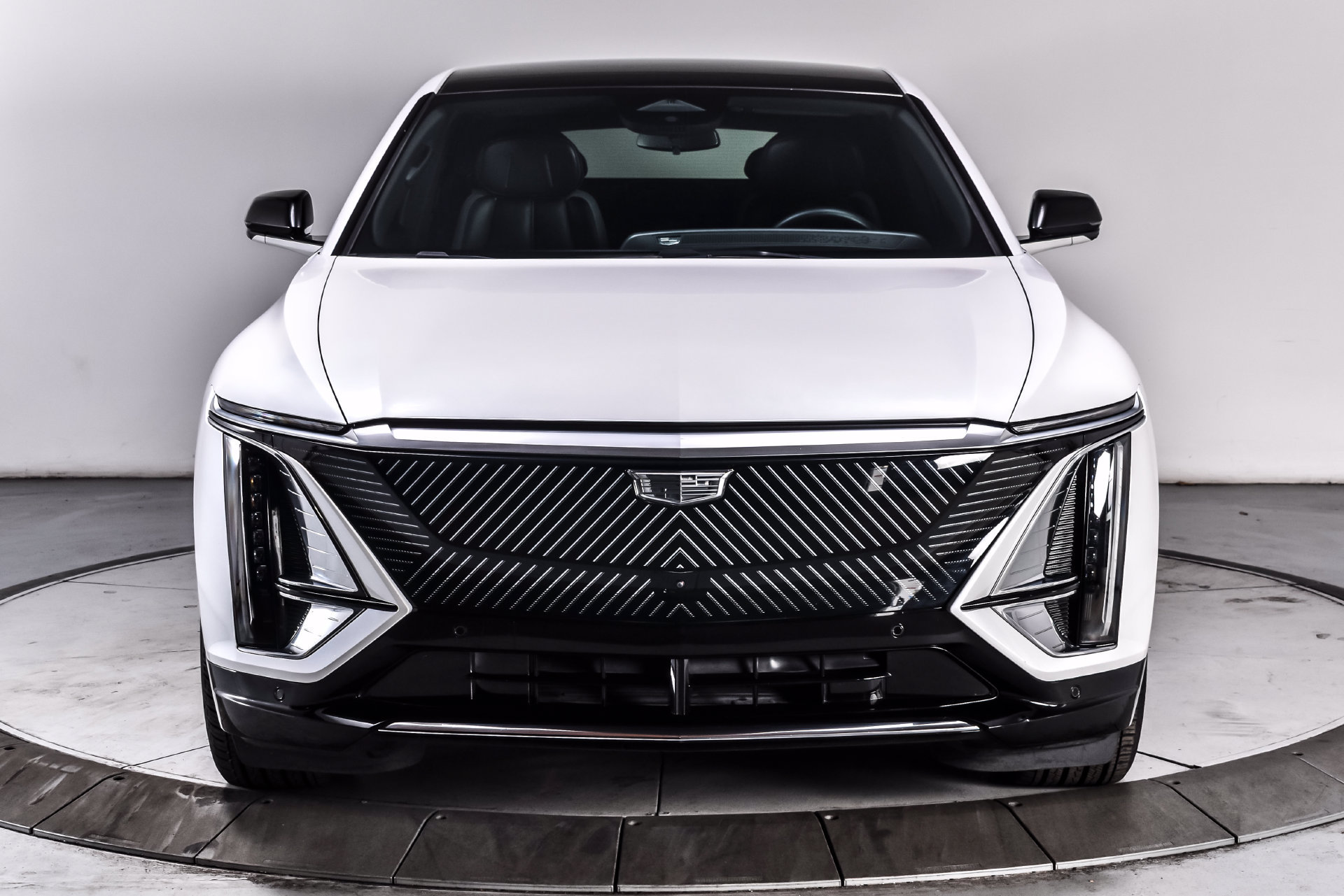 Used 2024 Cadillac Lyriq Tech w/ Driver Assist Package AWD/4WD image 2